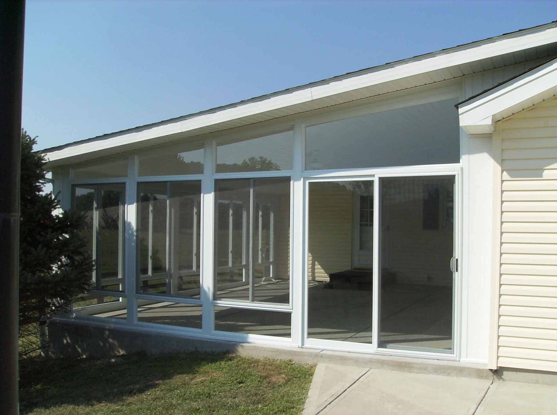 Earl-Floyd-complete-4-scaled home exterior sunroom
