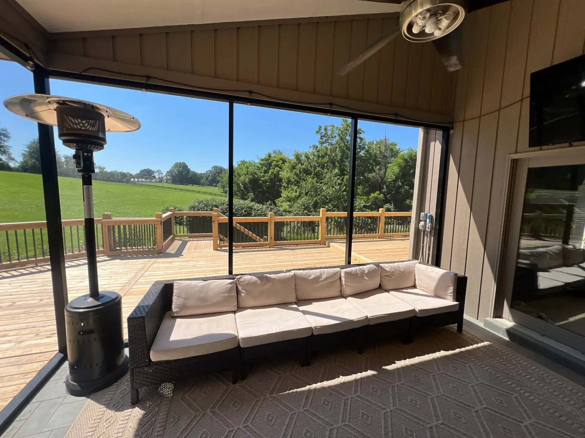 af0dbc7d-98b3-4808-b108-b5e14f15a0e1 new screened patio installation by Enterprise Home Solutions