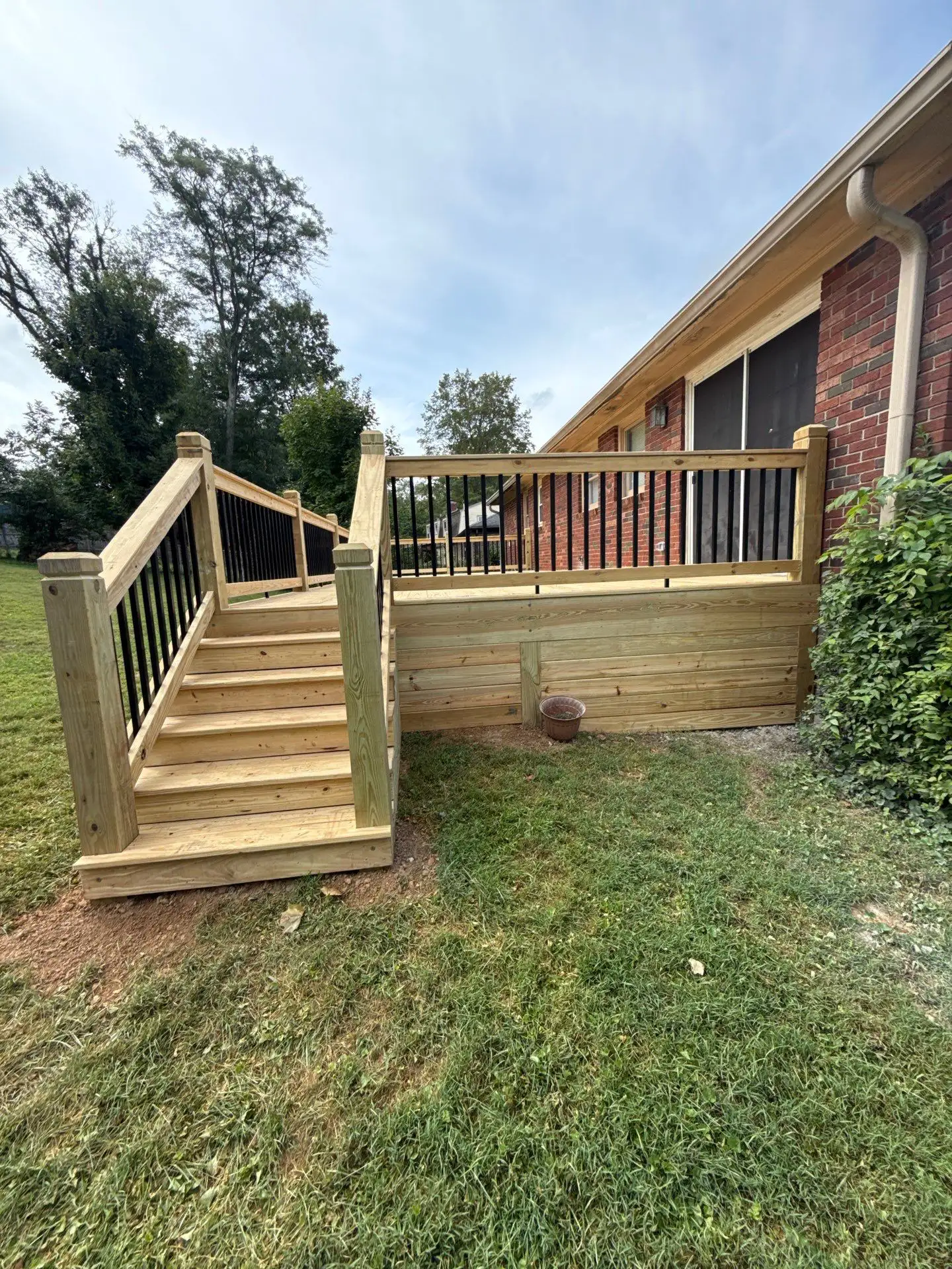 ce6ee092-0ab3-4947-a3f9-a7167363789f new deck installation by Enterprise Home Solutions