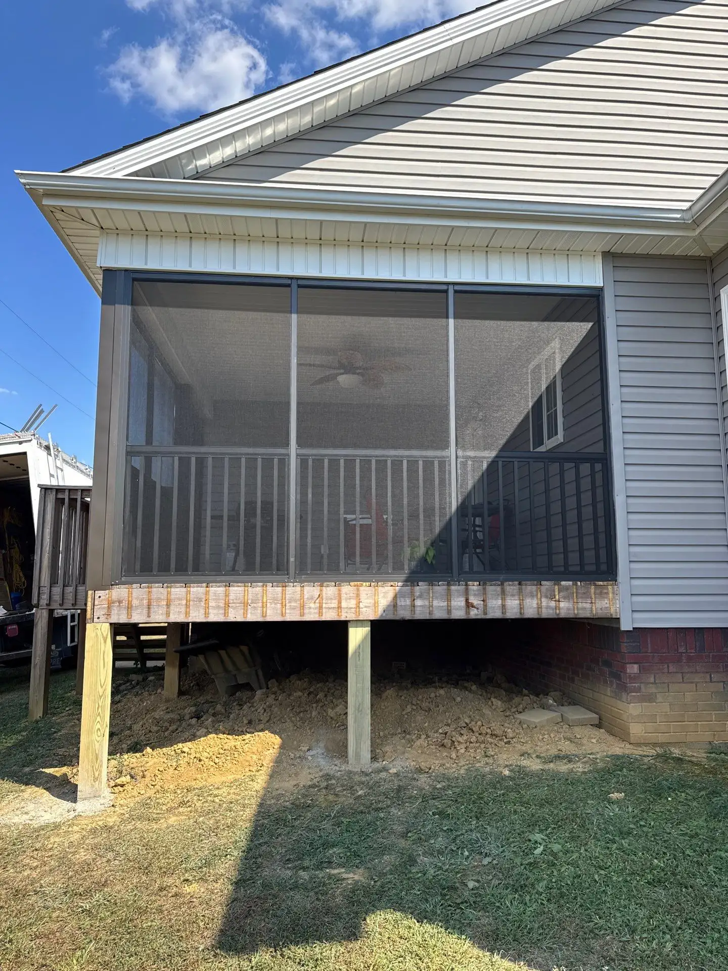 screenroom7 new screened patio installation by Enterprise Home Solutions